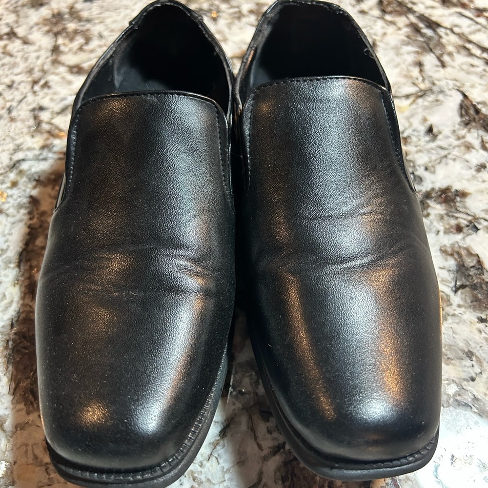 Perry Ellis boys dress shoe size 3